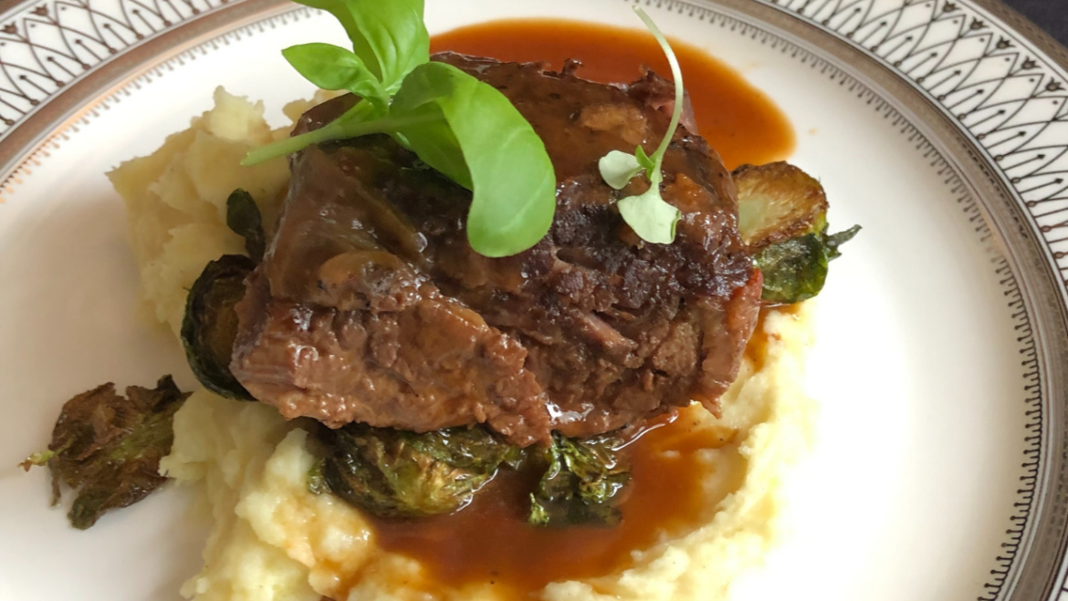 Roasted Beef Tenderloin with Mashed Potatoes